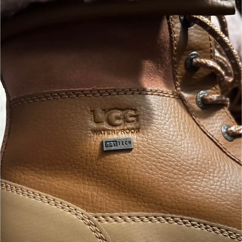 UGG  Boots with Cozy Lining - Picture 6 of 8